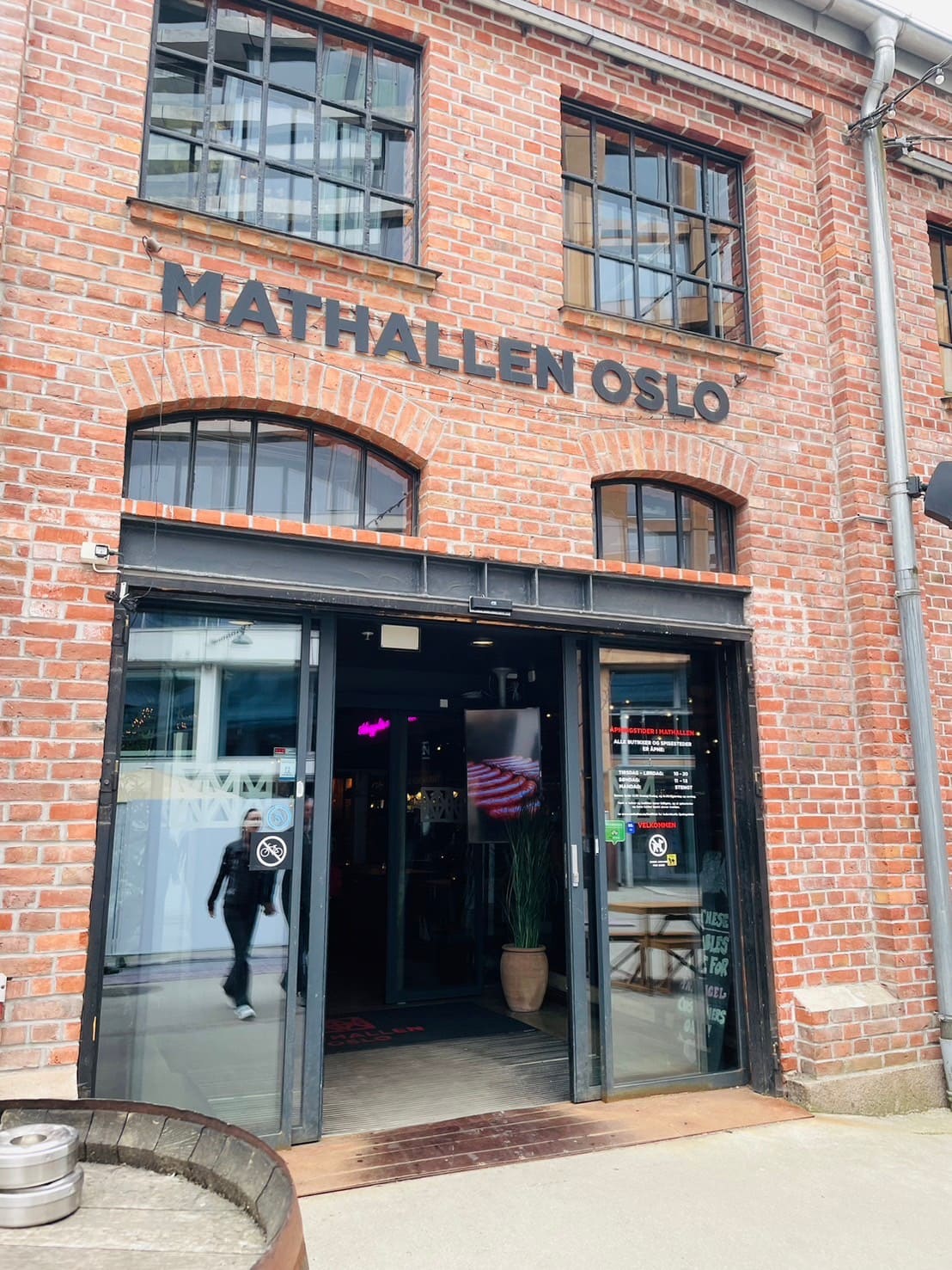 挪威奧斯陸｜行程推薦》一天一夜自由行｜必吃的挪威的鮭魚和駝鹿漢堡- Yuni在歐洲