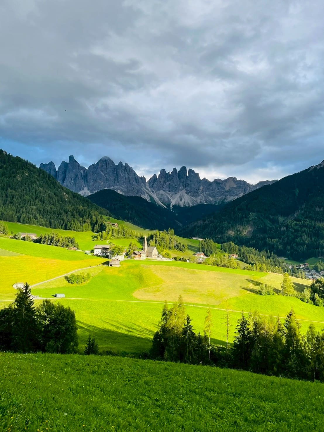 義大利多洛米蒂｜富內斯山谷》孤獨的教堂｜聖約翰教堂｜St. Magdalena 村莊- Yuni在歐洲